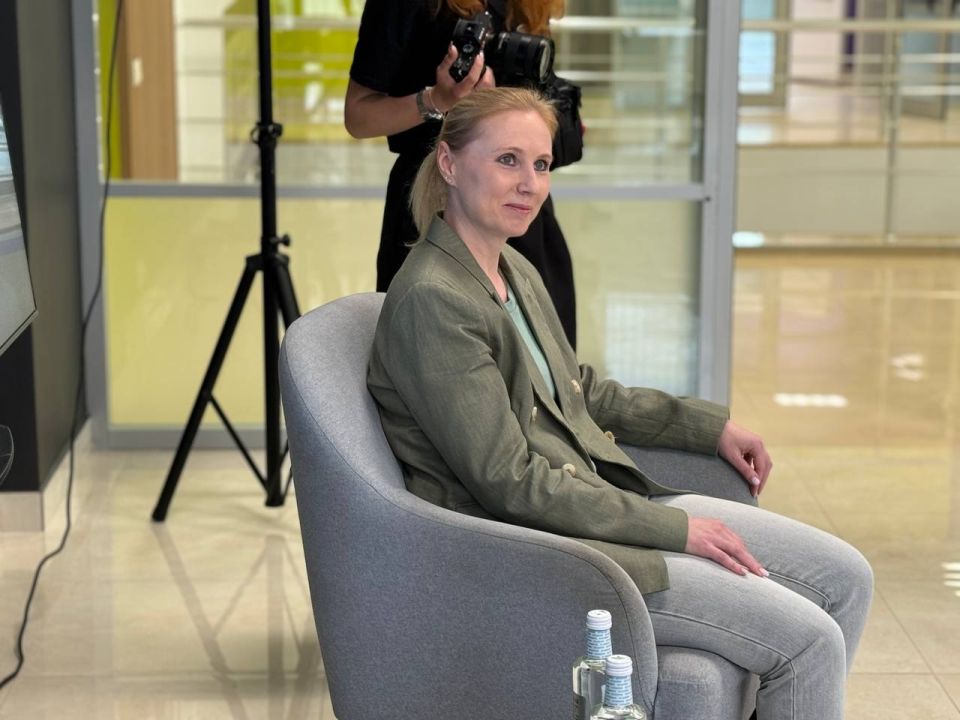 Анна Рослякова впервые встретилась с молодежными активистами Луганщины Анна Рослякова впервые встретилась с молодежными активистами Луганщины