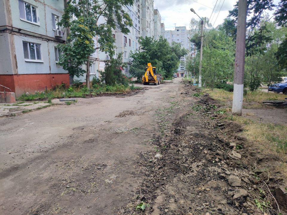 Сергей Козенко: В Краснодоне на квартале Советский продолжается реализация проекта благоустройства внутриквартальной дороги в районе домов № 3 и № 4. Работы ведутся в соответствии с программой по ремонту автомобильных дорог Сергей Козенко: В Краснодоне на квартале Советский продолжается реализация проекта благоустройства внутриквартальной дороги в районе домов № 3 и № 4. Работы ведутся в соответствии с программой по ремонту автомобильных дорог