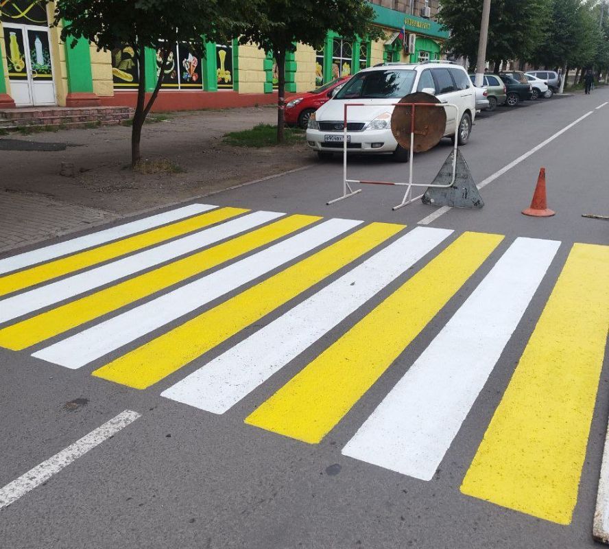 Коммунальные службы проводят работы на территории города Коммунальные службы проводят работы на территории города