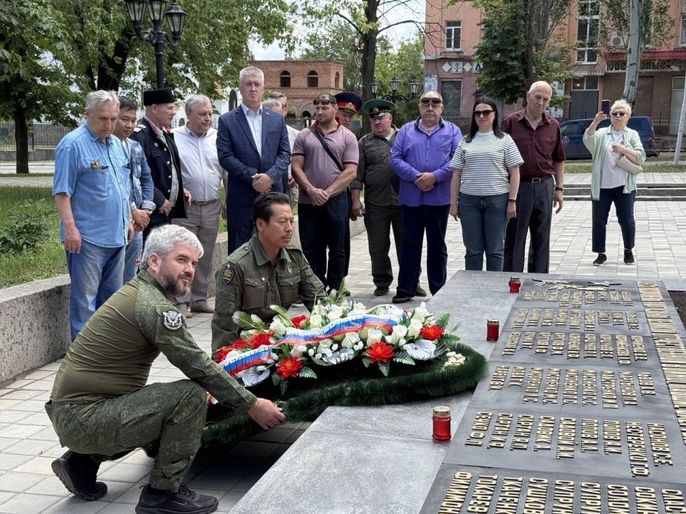 При поддержке «Единой России» на передовую и в детские учреждения ЛНР доставили очередную партию гумпомощи При поддержке «Единой России» на передовую и в детские учреждения ЛНР доставили очередную партию гумпомощи