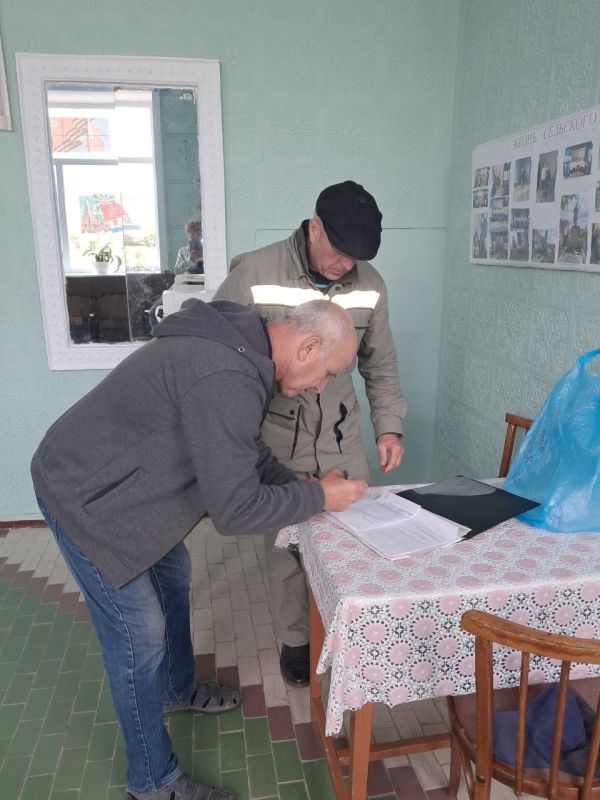 Владимир Чернев: В Старобельском округе продолжается работа в сёлах и отдалённых населённых пунктах Владимир Чернев: В Старобельском округе продолжается работа в сёлах и отдалённых населённых пунктах