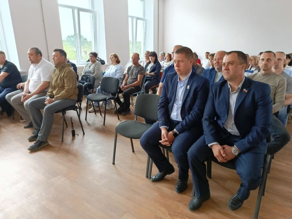 Депутаты Совета приняли участие в праздничном концерте в честь освобождения Лисичанска Депутаты Совета приняли участие в праздничном концерте в честь освобождения Лисичанска