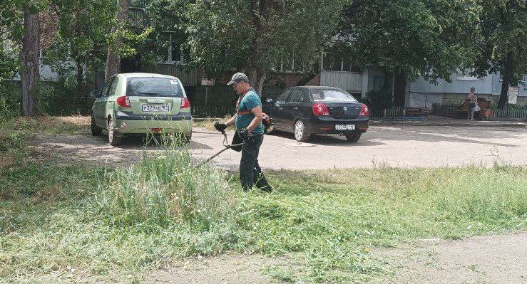 Коммунальные службы проводят работы на территории города Коммунальные службы проводят работы на территории города
