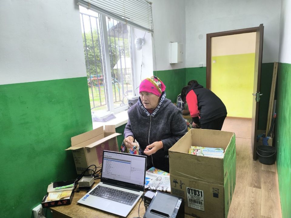 Владимир Чернев: В Старобельском округе продолжается работа в сёлах и отдалённых населённых пунктах Владимир Чернев: В Старобельском округе продолжается работа в сёлах и отдалённых населённых пунктах