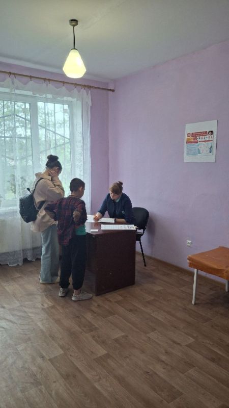 Специалисты Меловской ЦРМБ ЛНР , провели выездной осмотр детского населения в с.Зориковка Специалисты Меловской ЦРМБ ЛНР , провели выездной осмотр детского населения в с.Зориковка