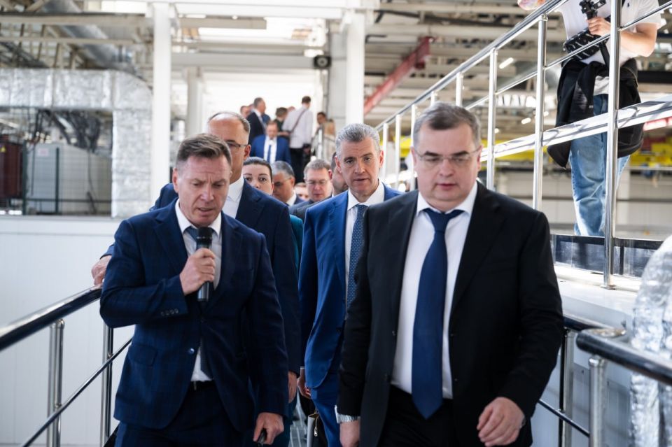 Леонид Слуцкий: Необходимо выделить 10 млрд рублей на поддержку производителей сельхозтехники Леонид Слуцкий: Необходимо выделить 10 млрд рублей на поддержку производителей сельхозтехники