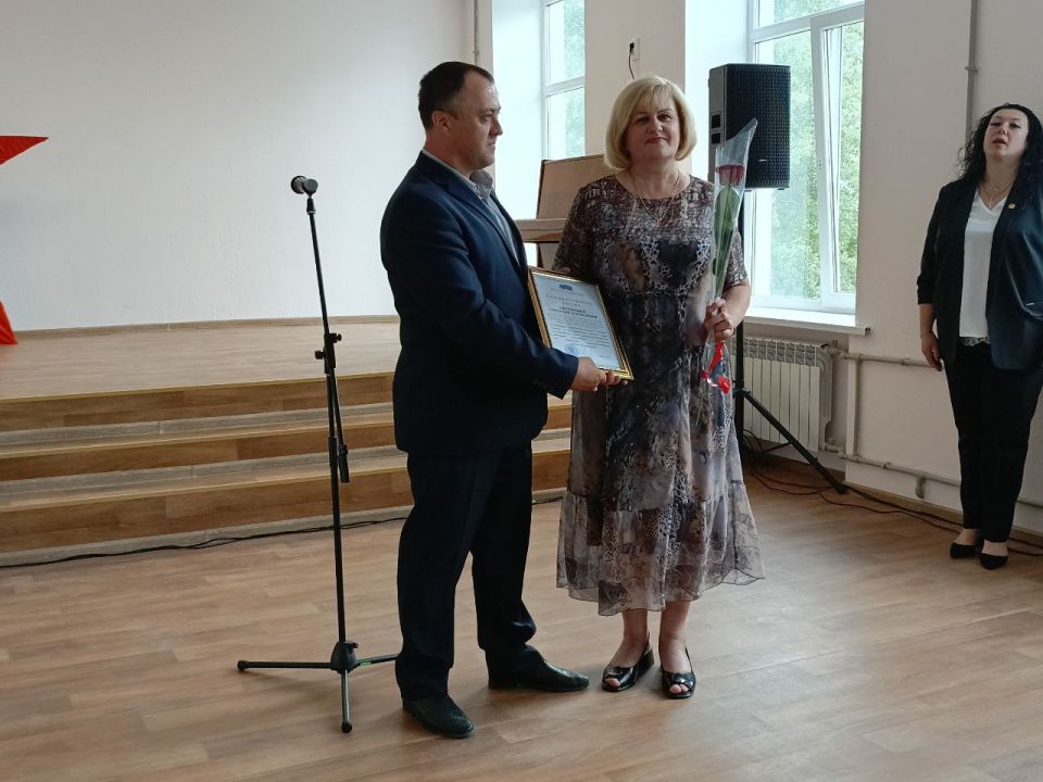 Совет городского округа город Лисичанск отметил благодарностями активных жителей Лисичанска Совет городского округа город Лисичанск отметил благодарностями активных жителей Лисичанска
