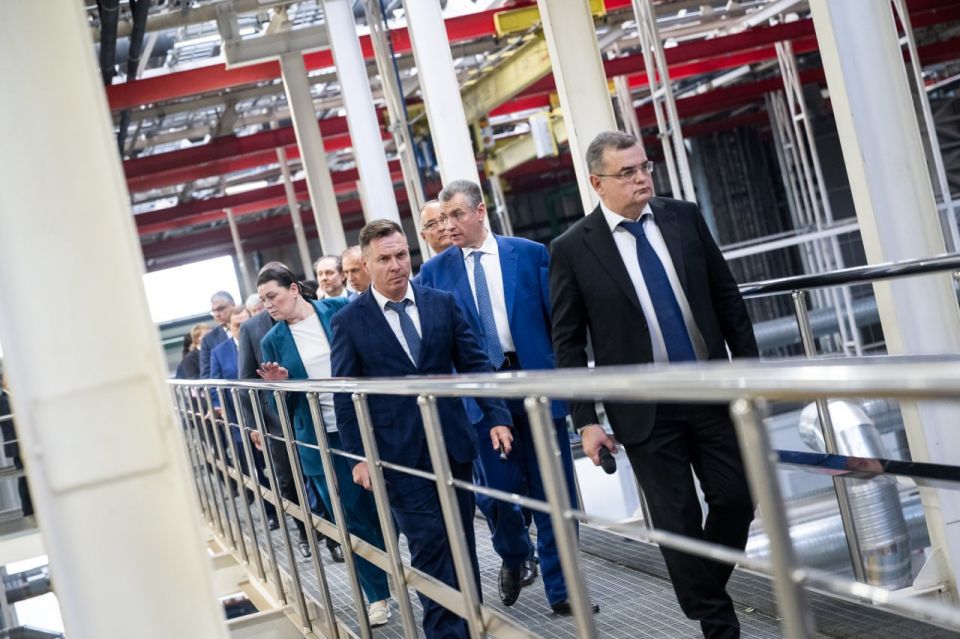 Леонид Слуцкий: Необходимо выделить 10 млрд рублей на поддержку производителей сельхозтехники Леонид Слуцкий: Необходимо выделить 10 млрд рублей на поддержку производителей сельхозтехники