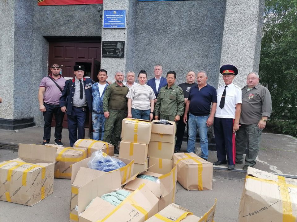 В Стаханове встретили гостя из Вьетнама и почтили память Героя Соцтруда В Стаханове встретили гостя из Вьетнама и почтили память Героя Соцтруда