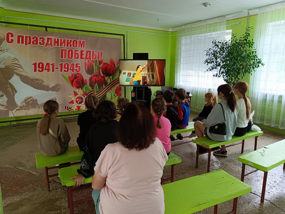 В рамках ежемесячного социального проекта «Могу чувствовать» в Доме культуры им. Ленина пгт Новодарьевка состоялся просмотр короткометражного фильма «Один и шесть» В рамках ежемесячного социального проекта «Могу чувствовать» в Доме культуры им. Ленина пгт Новодарьевка состоялся просмотр короткометражного фильма «Один и шесть»