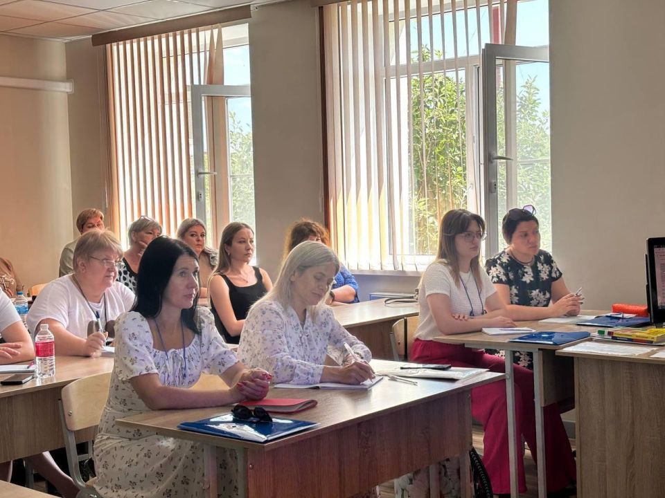 Педагоги Антрацитовского округа и Стаханова повышают квалификацию на Ставрополье Педагоги Антрацитовского округа и Стаханова повышают квалификацию на Ставрополье