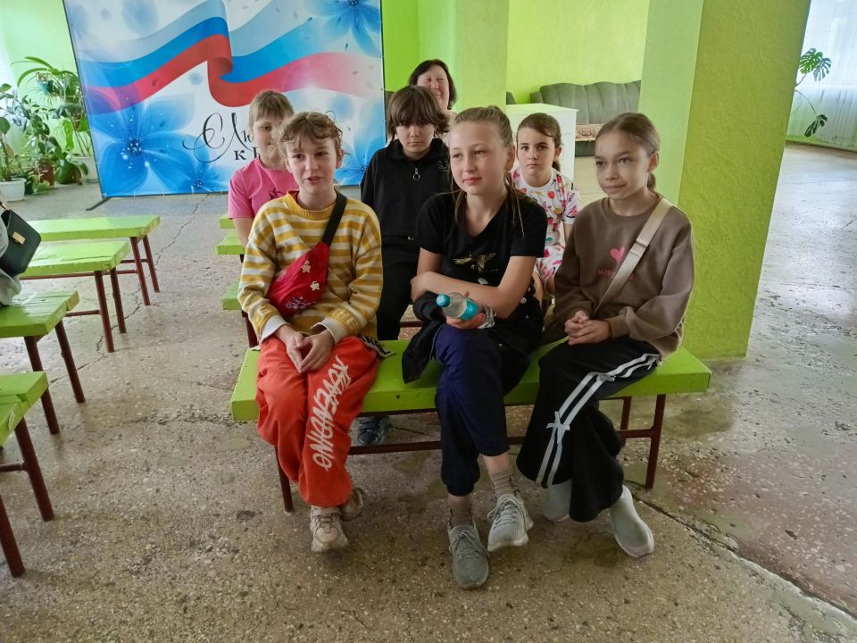 В рамках ежемесячного социального проекта «Могу чувствовать» в Доме культуры им. Ленина пгт Новодарьевка состоялся просмотр короткометражного фильма «Один и шесть» В рамках ежемесячного социального проекта «Могу чувствовать» в Доме культуры им. Ленина пгт Новодарьевка состоялся просмотр короткометражного фильма «Один и шесть»