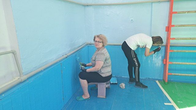 В Ровеньковской школе № 5 ведется работа по подготовке к новому учебному году В Ровеньковской школе № 5 ведется работа по подготовке к новому учебному году