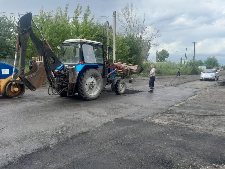 В Молодогвардейке ведется ремонт дорог В Молодогвардейке ведется ремонт дорог
