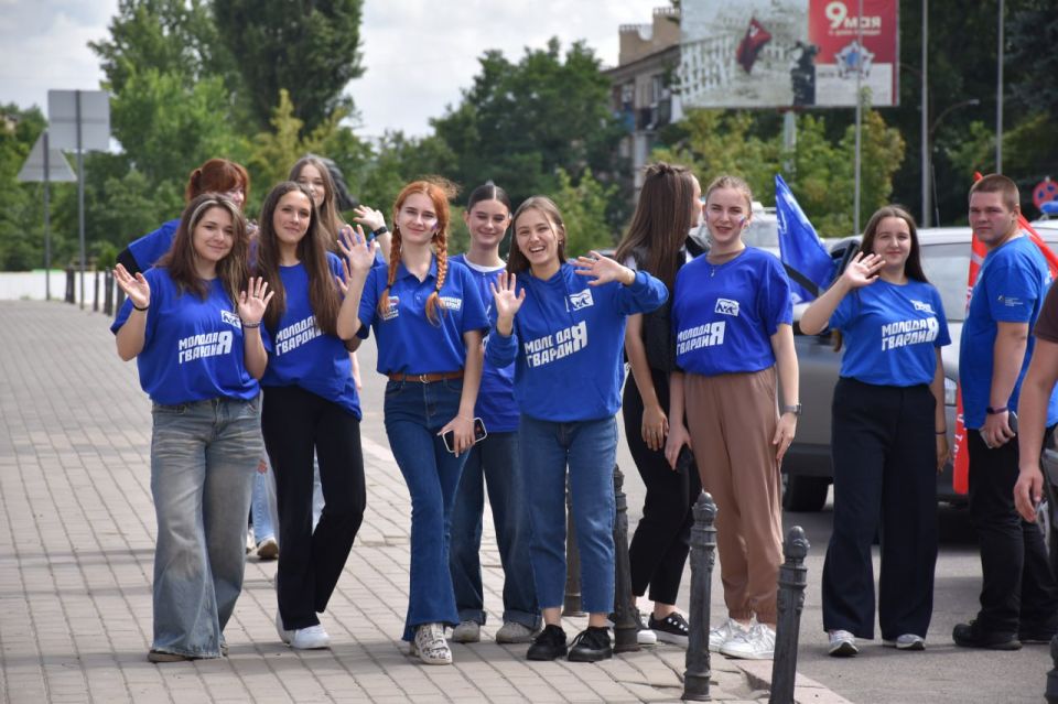 В честь 3-й годовщины освобождения Луганской Народной Республики в ходе специальной военной операции состоялся масштабный автопробег В честь 3-й годовщины освобождения Луганской Народной Республики в ходе специальной военной операции состоялся масштабный автопробег