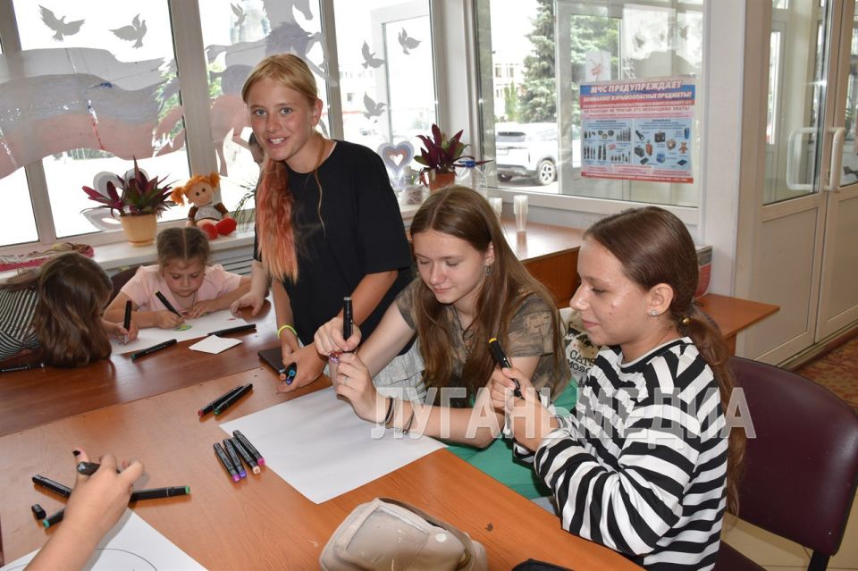 В Центре культуры и досуга города Первомайска для детворы была организована игровая программа «А я видел НЛО…», посвященная Дню уфологии В Центре культуры и досуга города Первомайска для детворы была организована игровая программа «А я видел НЛО…», посвященная Дню уфологии