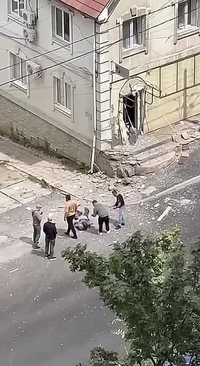           ,    200      