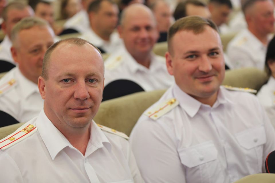 «На ваших плечах лежит огромная ответственность за поддержание порядка на дорогах» – Алексей Кампф в День ГИБДД МВД России наградил сотрудников Госавтоинспекции республики «На ваших плечах лежит огромная ответственность за поддержание порядка на дорогах» – Алексей Кампф в День ГИБДД МВД России наградил сотрудников Госавтоинспекции республики
