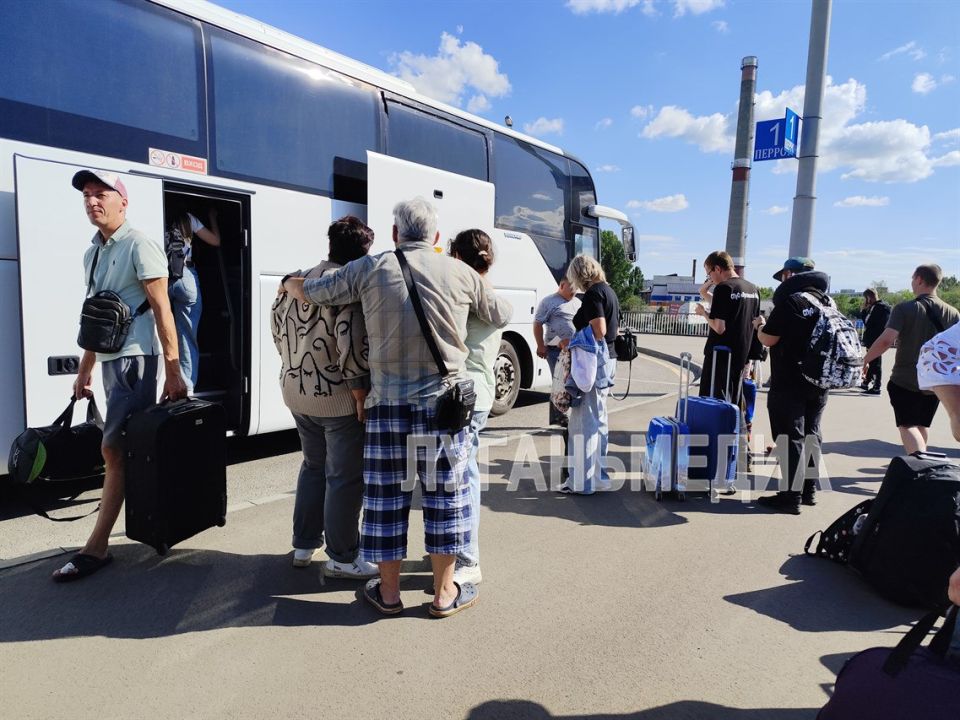Студенты из ЛНР отправились на Камчатку в рамках всероссийского проекта Российских Студенческих Отрядов Студенты из ЛНР отправились на Камчатку в рамках всероссийского проекта Российских Студенческих Отрядов