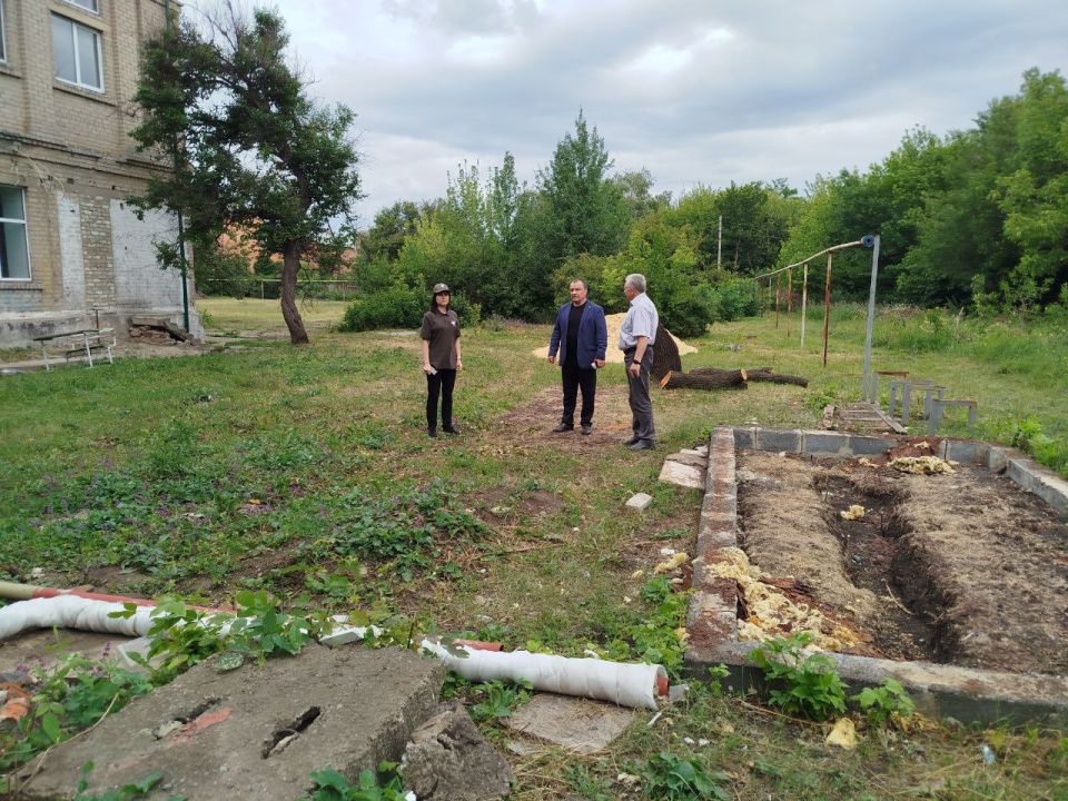 В Красном Луче прошел партийный контроль объекта народной программы В Красном Луче прошел партийный контроль объекта народной программы