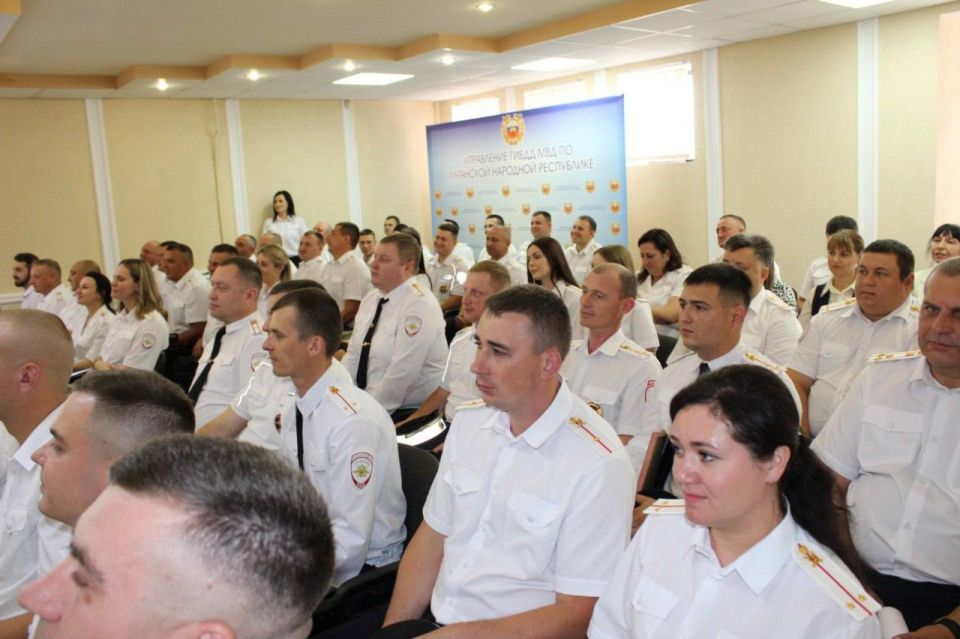 Стражи порядка на дорогах отмечают профессиональный праздник Стражи порядка на дорогах отмечают профессиональный праздник