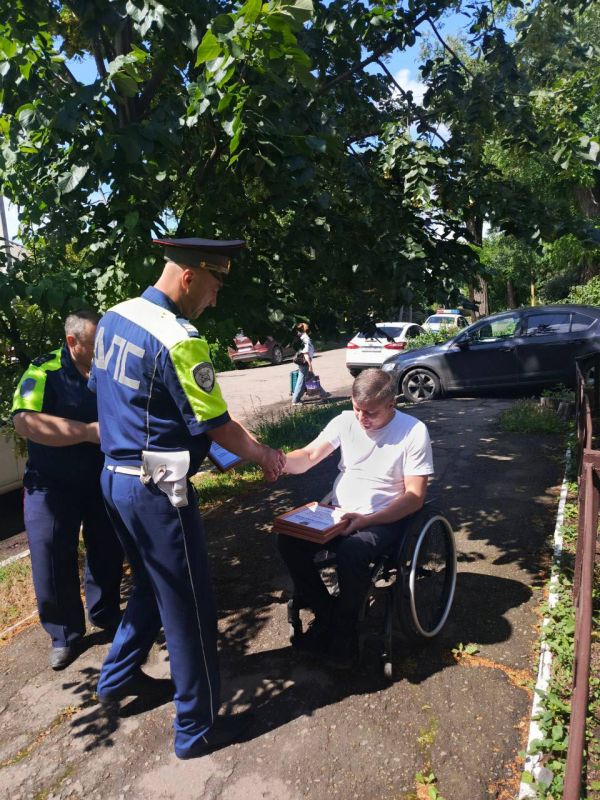 ПОЗДРАВЛЕНИЕ С ДНЁМ ГИБДД ОТ ЛДПР В КРАСНОМ ЛУЧЕ ПОЗДРАВЛЕНИЕ С ДНЁМ ГИБДД ОТ ЛДПР В КРАСНОМ ЛУЧЕ