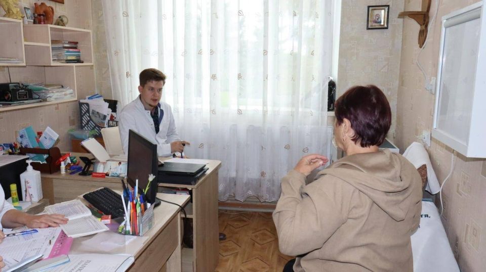 Бригада врачей ЛРКБ, совместно со специалистами Марковской ЦРМБ, осмотрела более 90 жителей Марковского округа Бригада врачей ЛРКБ, совместно со специалистами Марковской ЦРМБ, осмотрела более 90 жителей Марковского округа