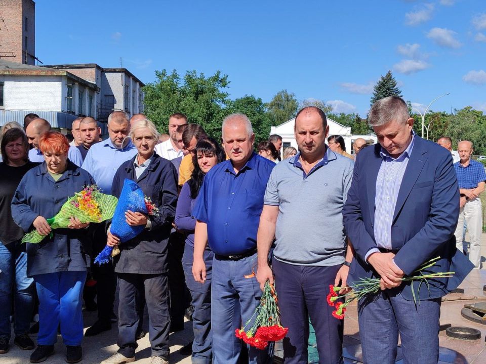 Вечная память в граните: «ЛУГАМАШ» увековечил имена павших защитников Донбасса Вечная память в граните: «ЛУГАМАШ» увековечил имена павших защитников Донбасса