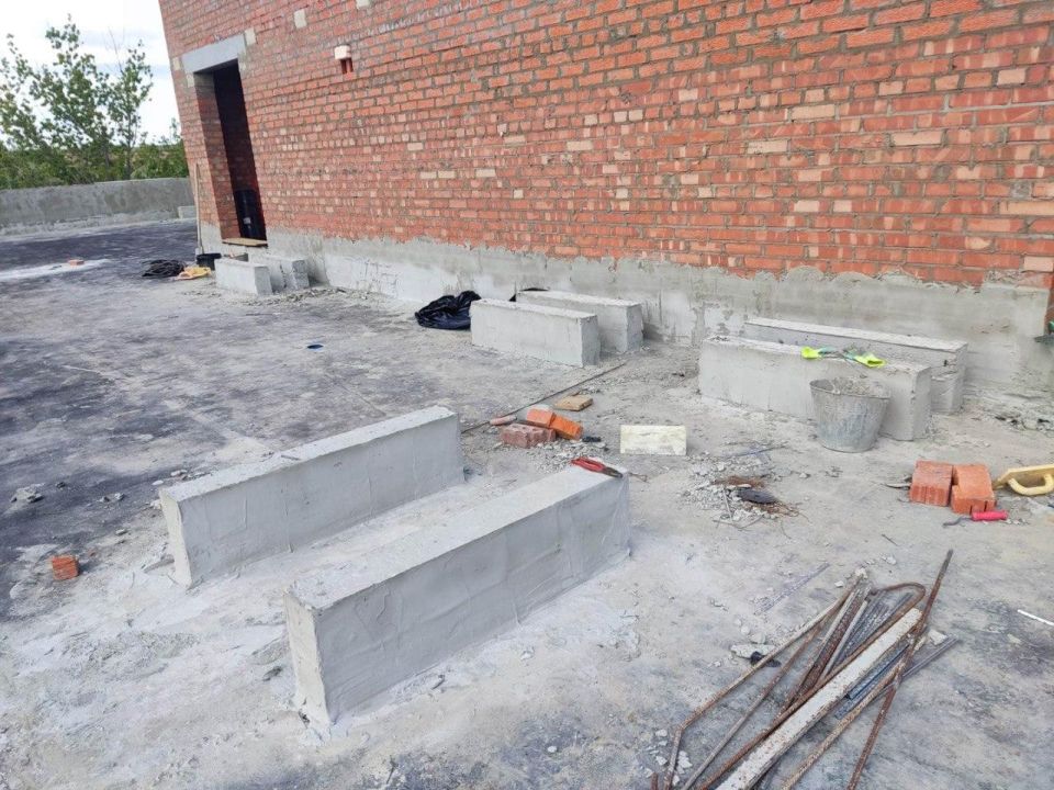 Пароизоляция поверхности кровли производится на здании патоморфологии Беловодской ЦРБ Пароизоляция поверхности кровли производится на здании патоморфологии Беловодской ЦРБ