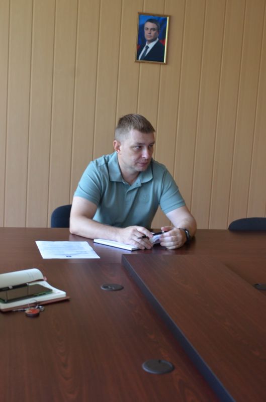 Евгений Шаталин: С главой администрации города Красный Лиман Донецкой Народной Республики Андреем Самсоновым обсудили взаимодействие по вопросам расселения вынужденных переселенцев, эвакуированных из с. Новое... Евгений Шаталин: С главой администрации города Красный Лиман Донецкой Народной Республики Андреем Самсоновым обсудили взаимодействие по вопросам расселения вынужденных переселенцев, эвакуированных из с. Новое...