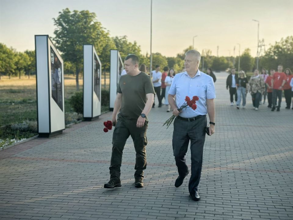 Сергей Козенко: Сегодня город Краснодон посетил Председатель Правления «Движения первых», Герой России Артур Орлов Сергей Козенко: Сегодня город Краснодон посетил Председатель Правления «Движения первых», Герой России Артур Орлов