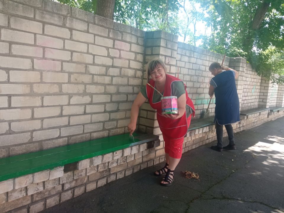 Сотрудники Центра досуга «Дзержинец», отложив на время привычные обязанности, провели работы по хозяйственной части в Центре досуга «Дзержинец» Сотрудники Центра досуга «Дзержинец», отложив на время привычные обязанности, провели работы по хозяйственной части в Центре досуга «Дзержинец»