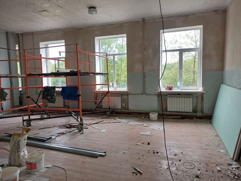 Андрей Рубанцов: В рамках подготовки образовательных учреждений к новому учебному году в Ровеньковской школе №7 им. С. Ф. Пирогова ведутся ремонтные работы обеденного зала и санузла Андрей Рубанцов: В рамках подготовки образовательных учреждений к новому учебному году в Ровеньковской школе №7 им. С. Ф. Пирогова ведутся ремонтные работы обеденного зала и санузла