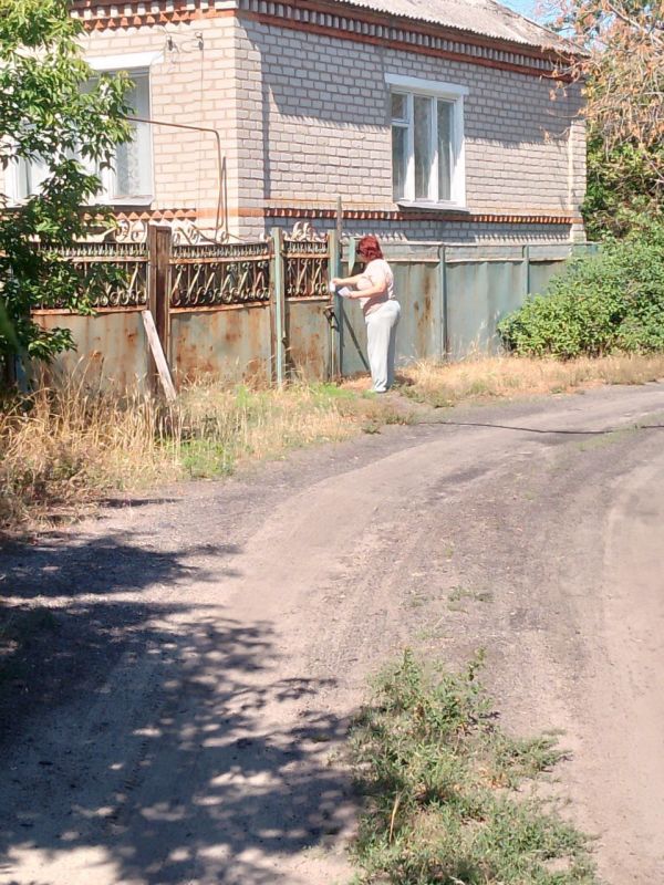 Сегодня, 04.07.2025 года сотрудники Валуйского отдела жизнеобеспечения продолжили разъяснительную работу в поселке Ольховое Сегодня, 04.07.2025 года сотрудники Валуйского отдела жизнеобеспечения продолжили разъяснительную работу в поселке Ольховое