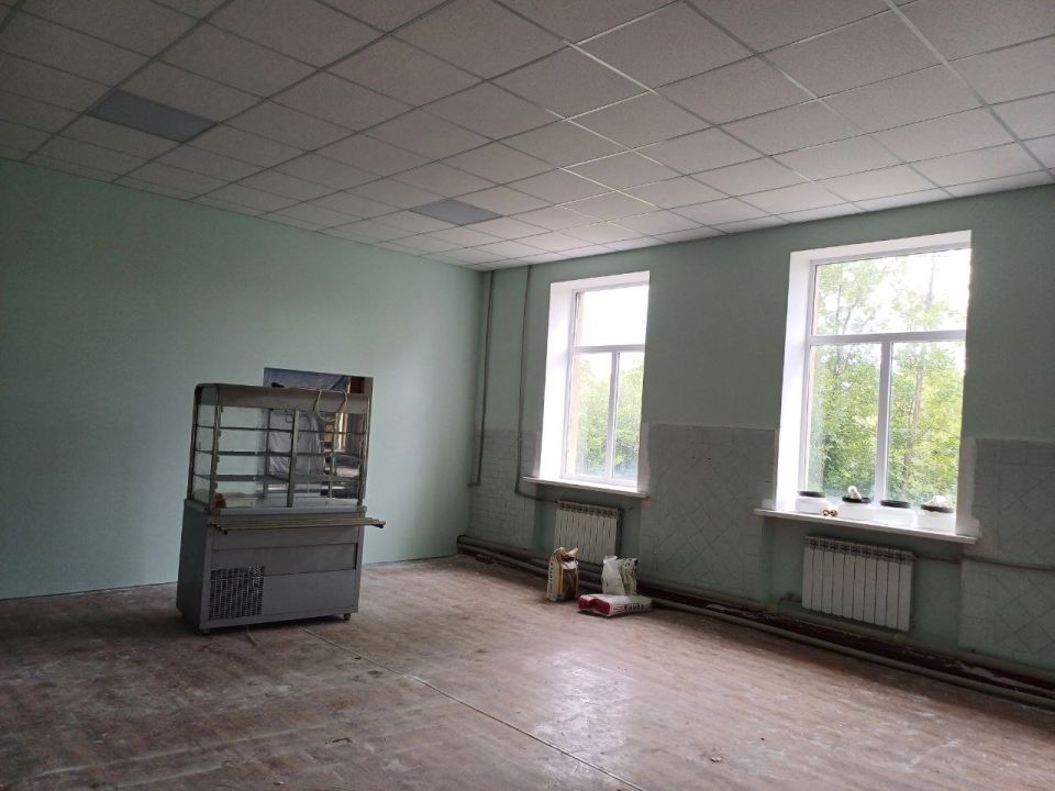 В рамках подготовки образовательных учреждений к новому учебному году в Ровеньковской школе №7 им. С. Ф. Пирогова ведутся ремонтные работы обеденного зала и санузла В рамках подготовки образовательных учреждений к новому учебному году в Ровеньковской школе №7 им. С. Ф. Пирогова ведутся ремонтные работы обеденного зала и санузла