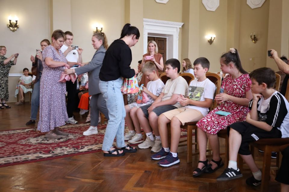 В Стаханове прошёл праздник «Семейный ДоброФон» В Стаханове прошёл праздник «Семейный ДоброФон»