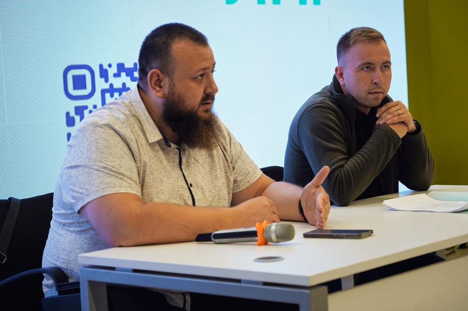 Михаил Голубович: Всегда на связи. с представителями структурных подразделений Администраций муниципальных образований ЛНР, ответственными за реализацию молодёжной политики на местах Михаил Голубович: Всегда на связи. с представителями структурных подразделений Администраций муниципальных образований ЛНР, ответственными за реализацию молодёжной политики на местах