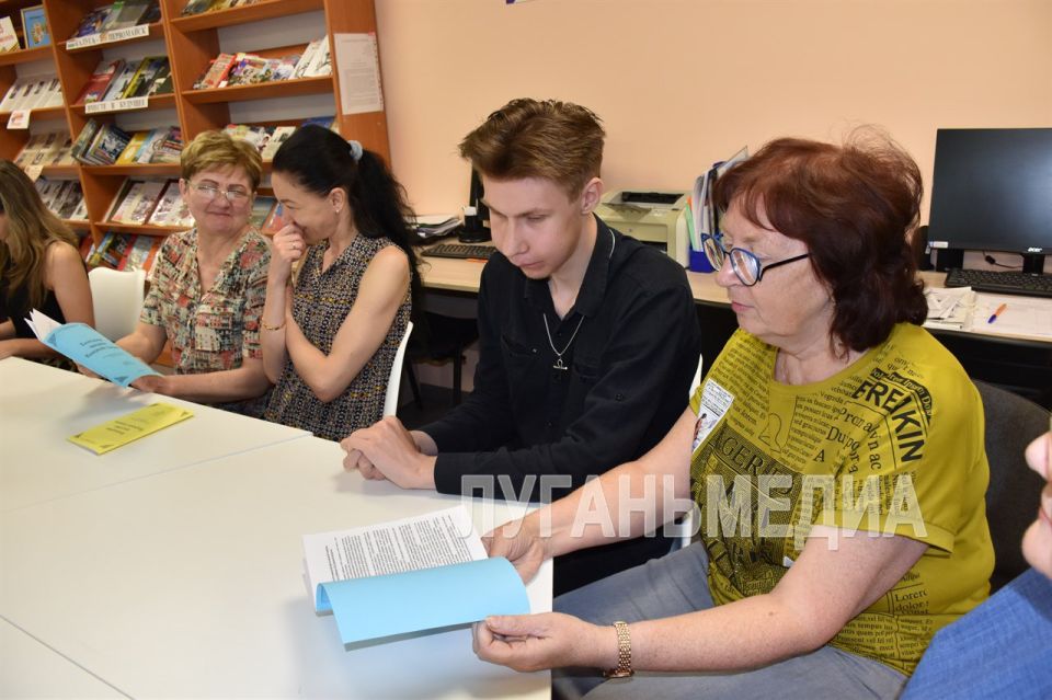 В Централизованной библиотечной системе (ЦБС) города Первомайска прошло мероприятие, посвященное 81-й годовщине со дня образования региона-шефа Калужской области В Централизованной библиотечной системе (ЦБС) города Первомайска прошло мероприятие, посвященное 81-й годовщине со дня образования региона-шефа Калужской области