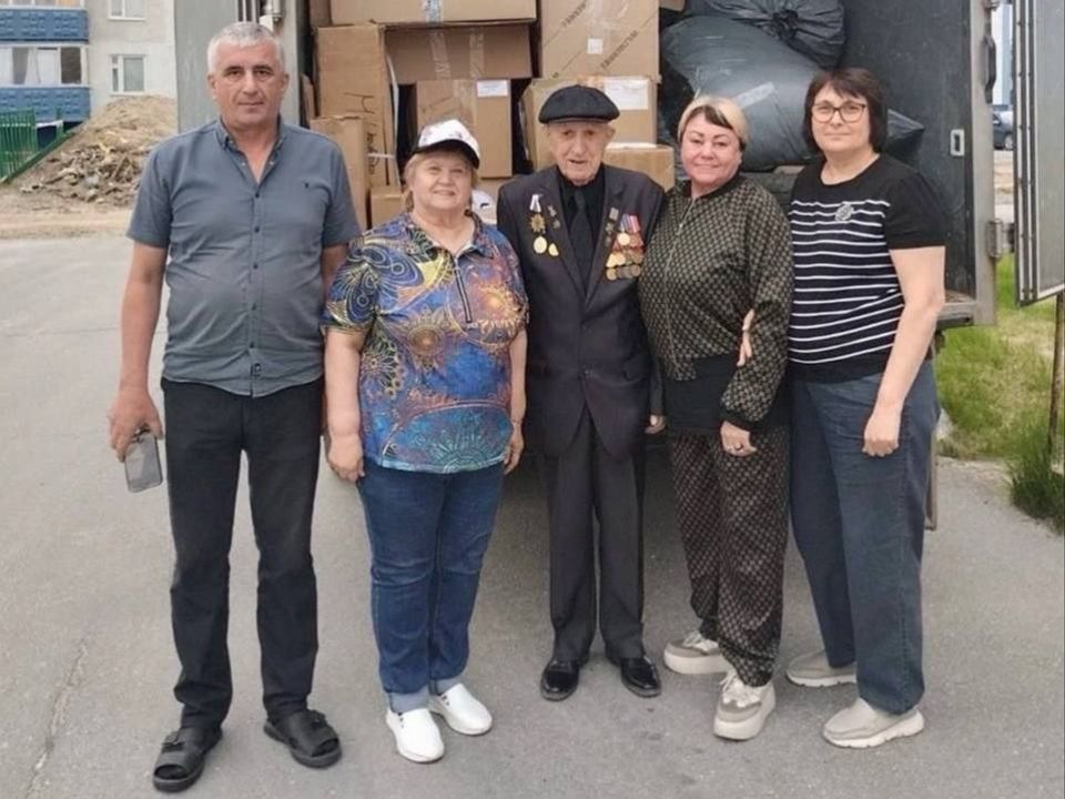 Сергей Колягин: В Первомайск доставлен очередной гуманитарный груз из города Новый Уренгой Ямало-Ненецкого автономного округа России Сергей Колягин: В Первомайск доставлен очередной гуманитарный груз из города Новый Уренгой Ямало-Ненецкого автономного округа России