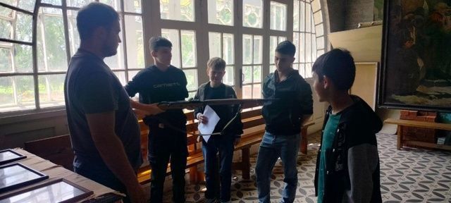 В Музейно-туристическом комплексе «Парк и усадьба Казимира Мсциховского» прошла интерактивная экскурсия для воспитанников «Семейного центра» города Алчевска В Музейно-туристическом комплексе «Парк и усадьба Казимира Мсциховского» прошла интерактивная экскурсия для воспитанников «Семейного центра» города Алчевска