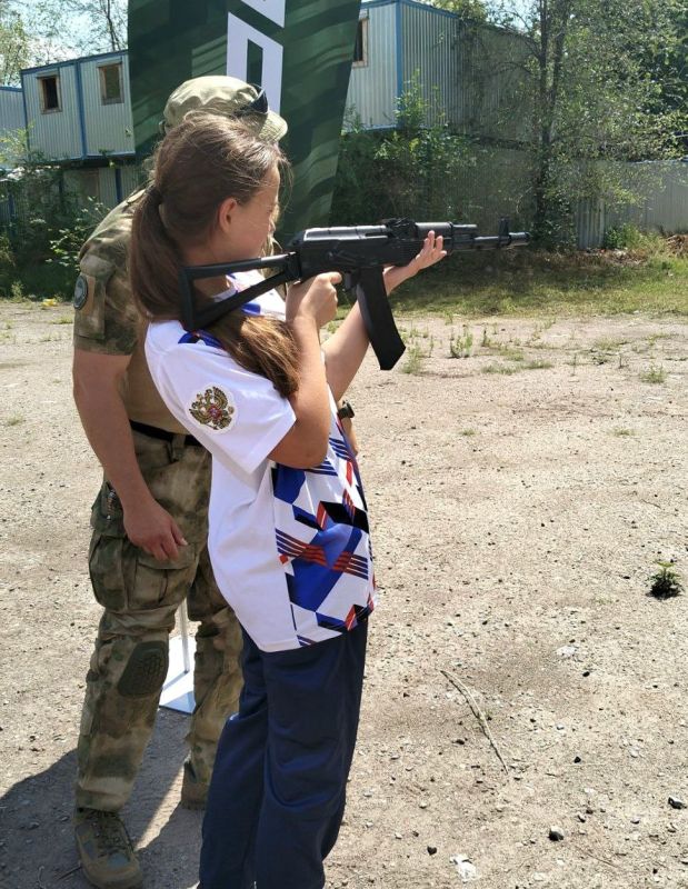 Алчевцы приняли участие в отборочном этапе игры "Семейная зарница" Алчевцы приняли участие в отборочном этапе игры "Семейная зарница"