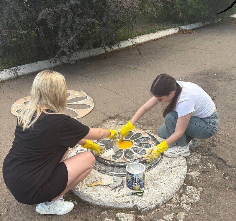 В Суходольске жителям дарили сувениры в четь приближающегося праздника Дня семьи,любви и верности В Суходольске жителям дарили сувениры в четь приближающегося праздника Дня семьи,любви и верности
