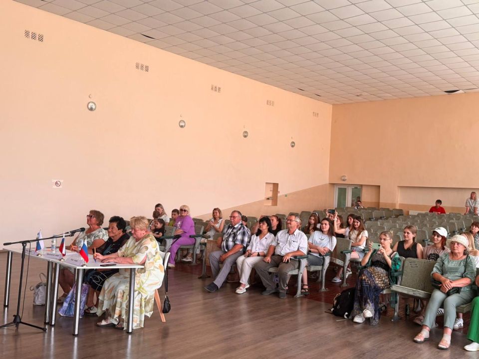 В Благовском сельском Доме культуры совместно с Платоновским, Грибовахским и Ульяновским сельскими клубами, а также с библиотекой села Благовка была проведена конкурсная программа «Деревенская красавица» В Благовском сельском Доме культуры совместно с Платоновским, Грибовахским и Ульяновским сельскими клубами, а также с библиотекой села Благовка была проведена конкурсная программа «Деревенская красавица»