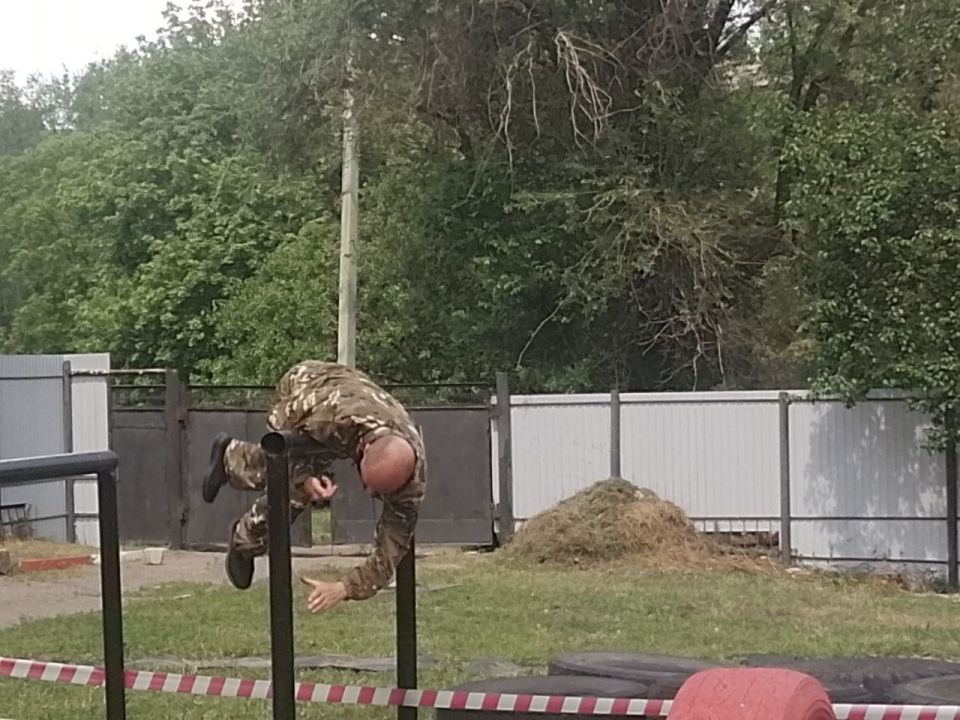 Семья Ольги и Владимира Лихоты, с дочерями Алиной и Алёной, приняли участие в отборочном этапе Всероссийской игры «Семейная Зарница», который проходил сегодня в г. Луганске Семья Ольги и Владимира Лихоты, с дочерями Алиной и Алёной, приняли участие в отборочном этапе Всероссийской игры «Семейная Зарница», который проходил сегодня в г. Луганске