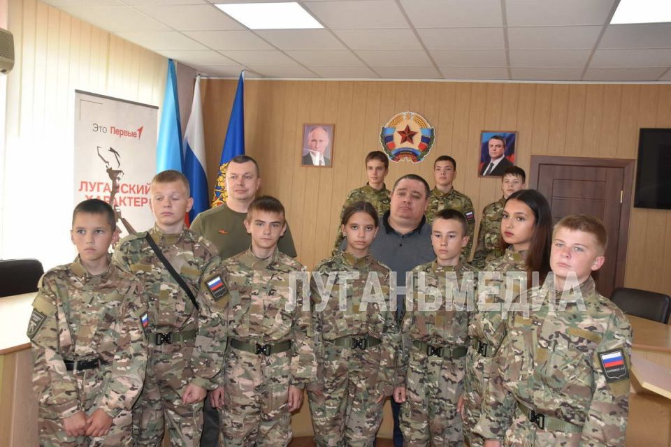 Городской округ город Ровеньки посетил Председатель Правления Общероссийского общественно-государственного движения детей и молодежи «Движение первых», Герой Российской Федерации Артур Валерьевич Орлов Городской округ город Ровеньки посетил Председатель Правления Общероссийского общественно-государственного движения детей и молодежи «Движение первых», Герой Российской Федерации Артур Валерьевич Орлов