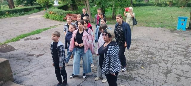В Музейно-туристическом комплексе «Парк и усадьба Казимира Мсциховского» прошла интерактивная экскурсия для воспитанников «Семейного центра» города Алчевска В Музейно-туристическом комплексе «Парк и усадьба Казимира Мсциховского» прошла интерактивная экскурсия для воспитанников «Семейного центра» города Алчевска