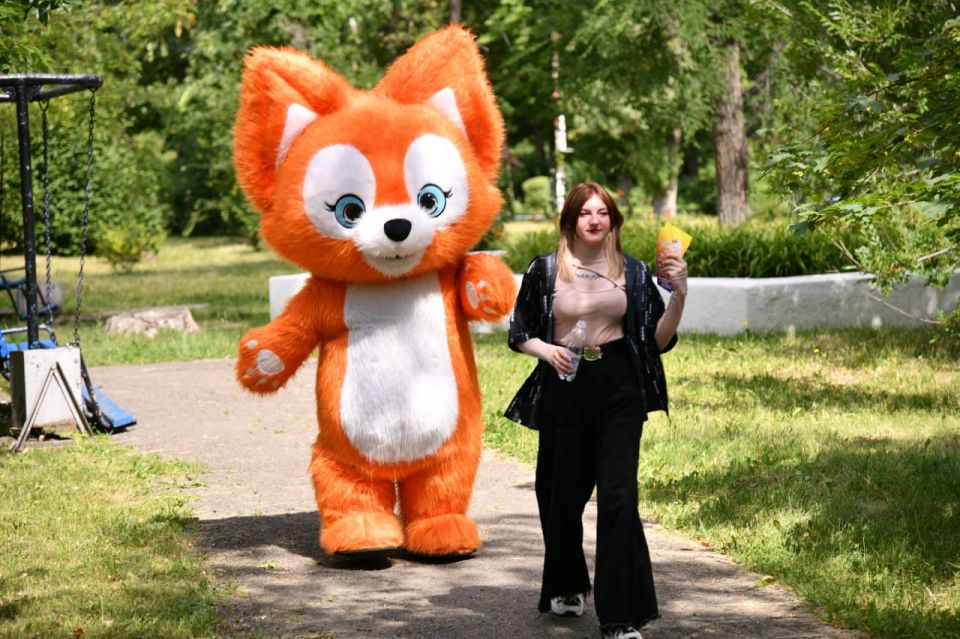 Накануне Дня семьи, любви и верности в Парке КиО состоялись «Большие семейные выходные», которые для всех свердловчан и гостей города организовала Администрация Свердловского муниципального округа совместно с Министерством... Накануне Дня семьи, любви и верности в Парке КиО состоялись «Большие семейные выходные», которые для всех свердловчан и гостей города организовала Администрация Свердловского муниципального округа совместно с Министерством...