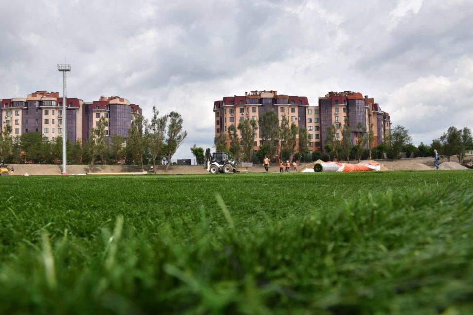 Стадион Далевского университета в Луганске после масштабной реконструкции откроется совсем скоро - уже 9 августа, в День физкультурника Стадион Далевского университета в Луганске после масштабной реконструкции откроется совсем скоро - уже 9 августа, в День физкультурника