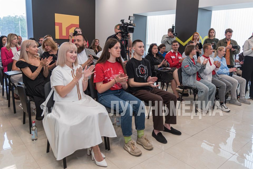 В Луганске прошло заседание Регионального координационного совета при Главе ЛНР по взаимодействию с Общероссийским общественно-государственным движением детей и молодежи «Движение первых» В Луганске прошло заседание Регионального координационного совета при Главе ЛНР по взаимодействию с Общероссийским общественно-государственным движением детей и молодежи «Движение первых»