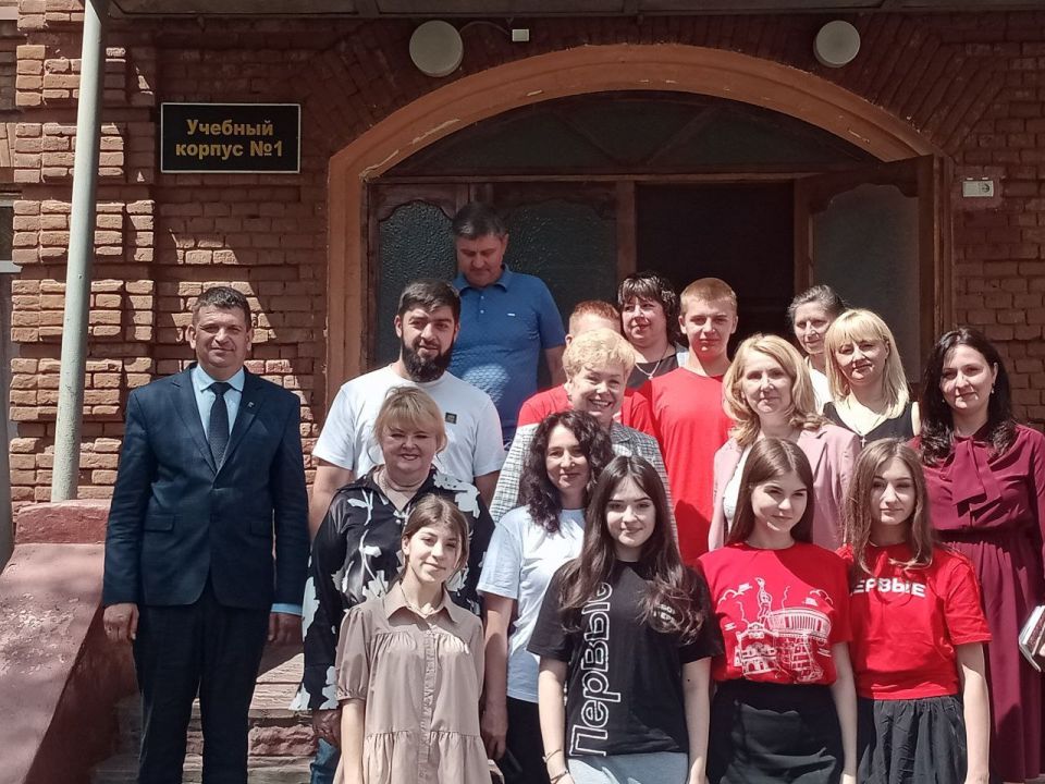 Олег Коваль: В Старобельске состоялось заседание штаба депутатского и общественного контроля капитально ремонтируемых школ! Олег Коваль: В Старобельске состоялось заседание штаба депутатского и общественного контроля капитально ремонтируемых школ!